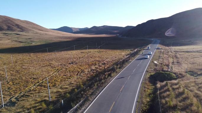 甘南旅行沿路公路无人机航拍景色日出无人区