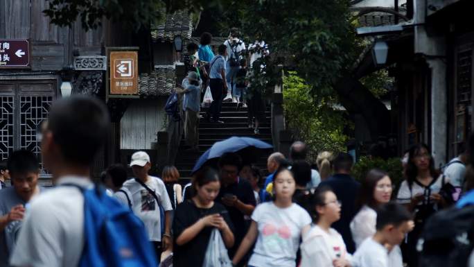 浙江嘉兴乌镇江南水乡古风建筑旅游旺季游客