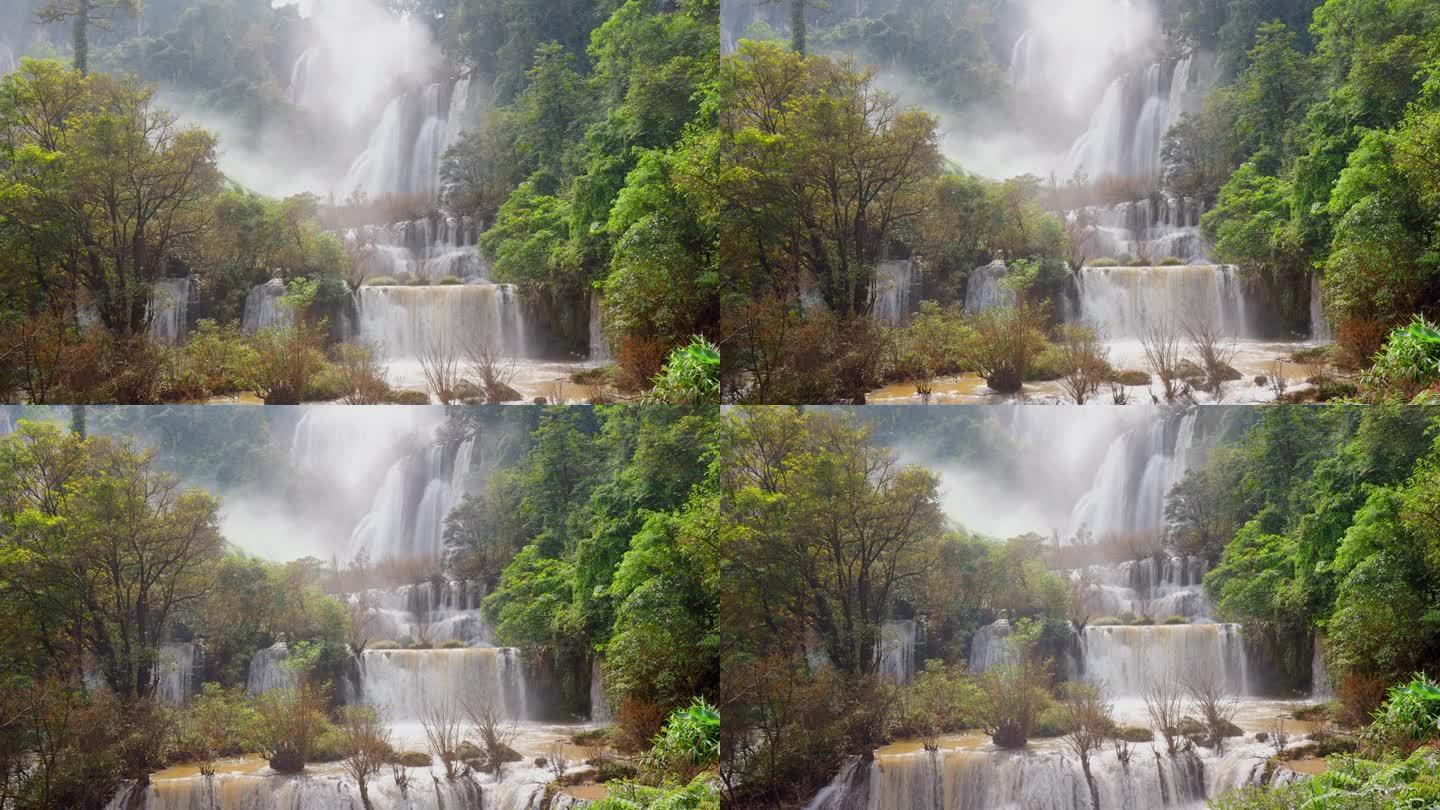 泰国德省雨季后期的Thi Lor Su瀑布。