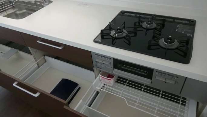 新系统厨房安装后