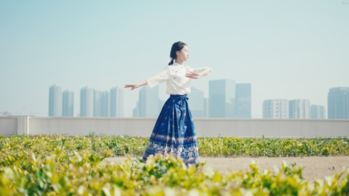 女孩跳舞  跳舞 天台跳舞  女孩 学生