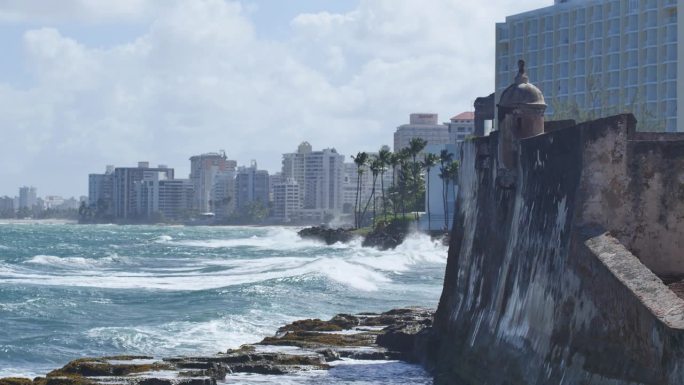 圣胡安，波多黎各海水建筑群涨潮潮水