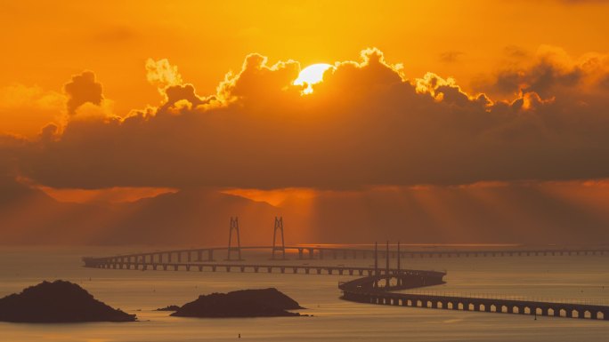 港珠澳大桥日出光影
