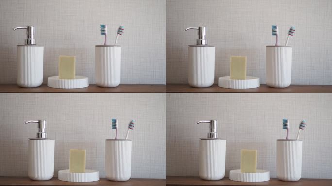浴室肥皂盒和牙刷杯