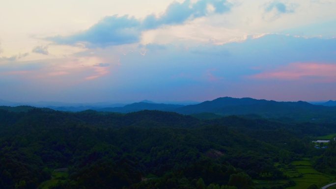 大别山古村落飞云之下