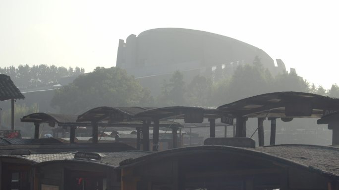 浙江嘉兴乌镇江南水乡古风建筑旅游旺季游客