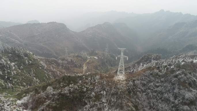 2018航拍酉阳满山大雪国家电网救灾除冰