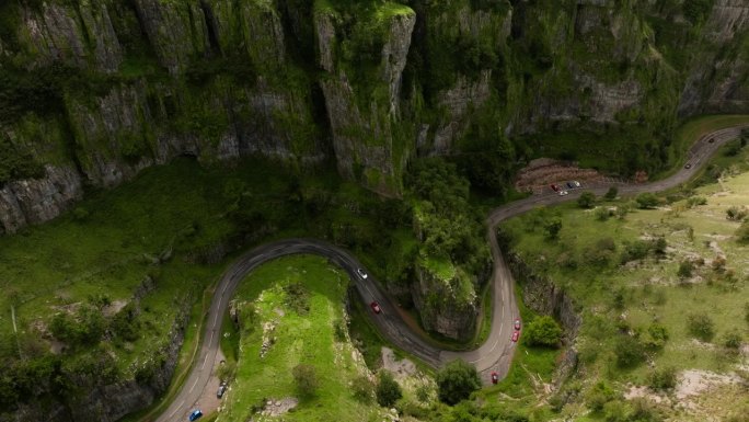 电影航拍的风景如画的风景著名的常绿切达峡谷在英国