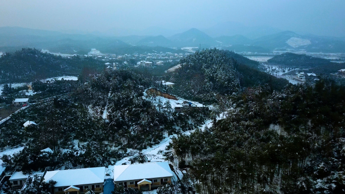 4K唯美浙江乡村雪景航拍