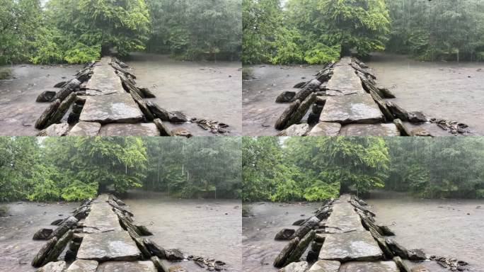 倾盆大雨在伯利河，塔尔台阶，附近的杜尔弗顿，德文郡，英国