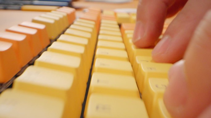 色彩斑斓的办公家具