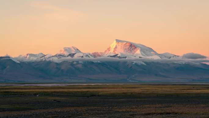 纳木那尼峰日出延时摄影素材