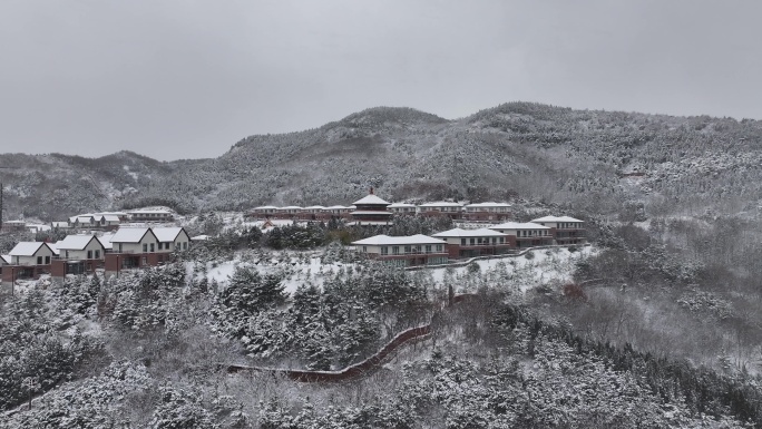 龙口雪后山景