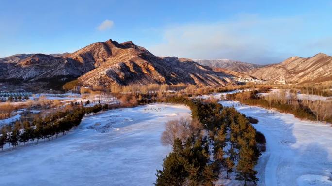 内蒙古呼和浩特阴山山脉滑雪场日落