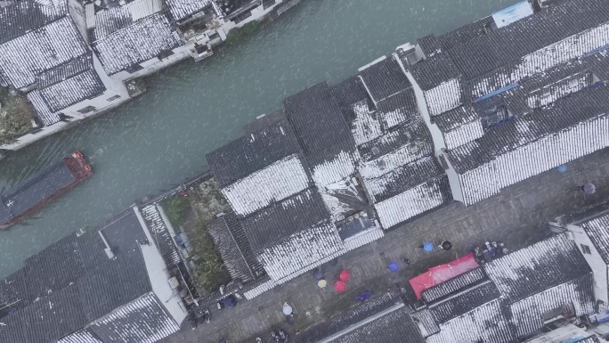 航拍苏州姑苏山塘街冬天大雪，唯美雪景飘雪