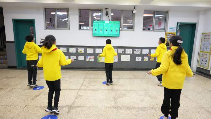 学校课间十分钟学生走廊跳绳自动计数比赛