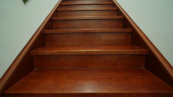 木制台阶 木制楼梯