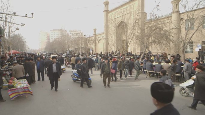 新疆 和田 街道上的人流