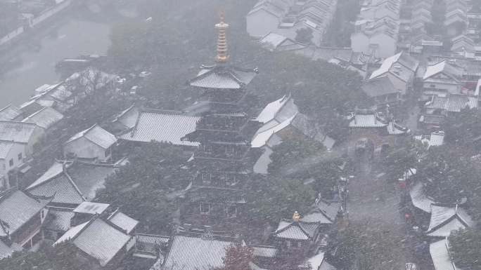 下雪的寒山寺