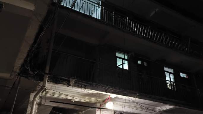 夜晚集体宿舍小区窗户灯光 住宅区夜色灯光