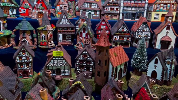 奥斯纳布吕克街道装饰新年和圣诞节市场,北莱茵威斯特伐利亚,德国2022年12月20日。
