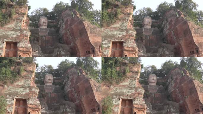 游船赏乐山大佛风光