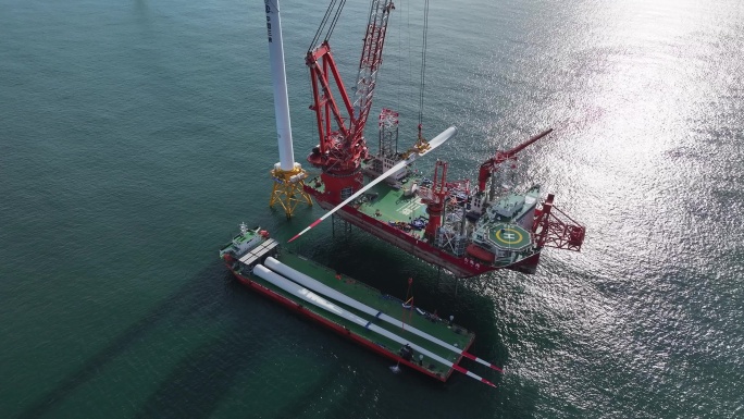 全球首台16MW超大容量海上风电机组吊装