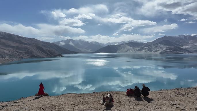 4k 航拍新疆白沙湖水天一色