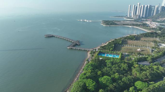 深圳湾公园航拍深圳海岸线风光观海栈桥风景