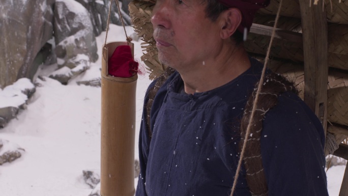 盐马古道-马帮休息刮风打雷下雨雪中烤火