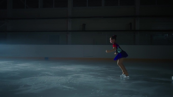 花样滑冰小女孩在冰上跳舞，慢镜头，儿童和运动，未来的冠军