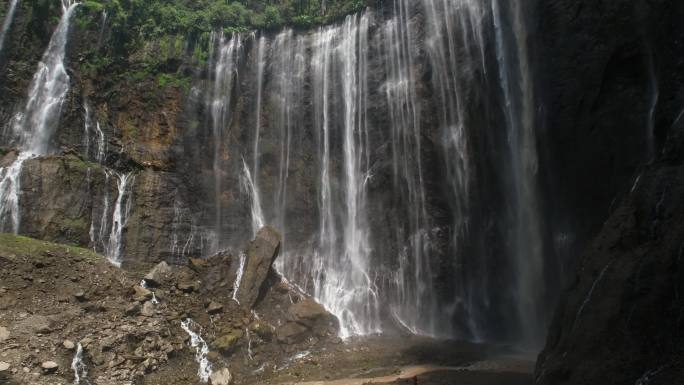 原创 印尼爪哇岛Sewu赛武瀑布自然风光