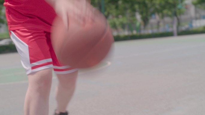 女生打篮球多个特写跟随慢动作