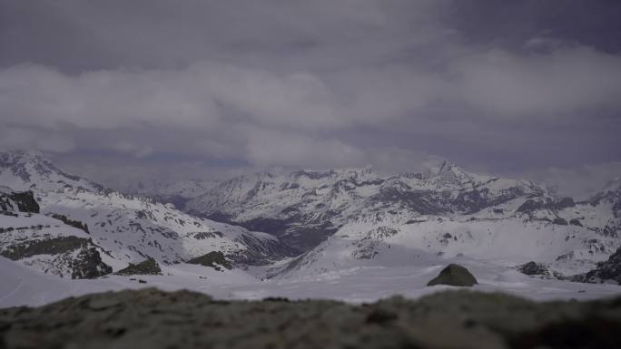 航拍法国阿尔卑斯山雪山空镜