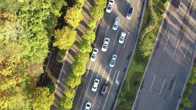 航拍俯瞰正下方道路车辆