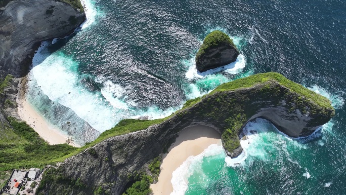 航拍印尼巴厘岛佩尼达岛精灵坠崖绿松石大海