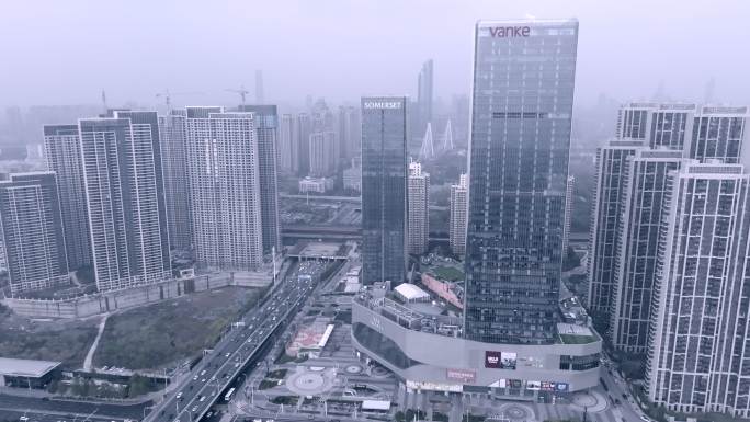 航拍武汉汉江区月湖桥车流远景 雾景
