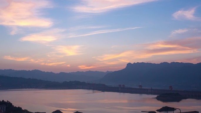 三峡大坝日出