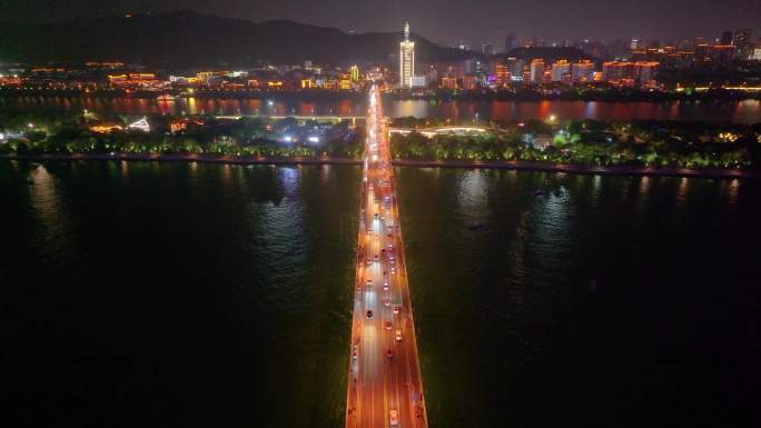 长沙夜景橘子洲大桥湘江中路车流交通航拍立