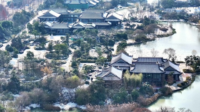 航拍瘦西湖景区园林雪景观音山大明寺宋夹城