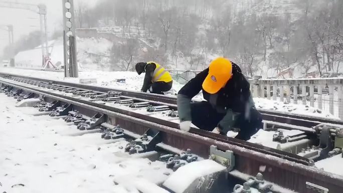 雪天铁路运输 铁路维护保养