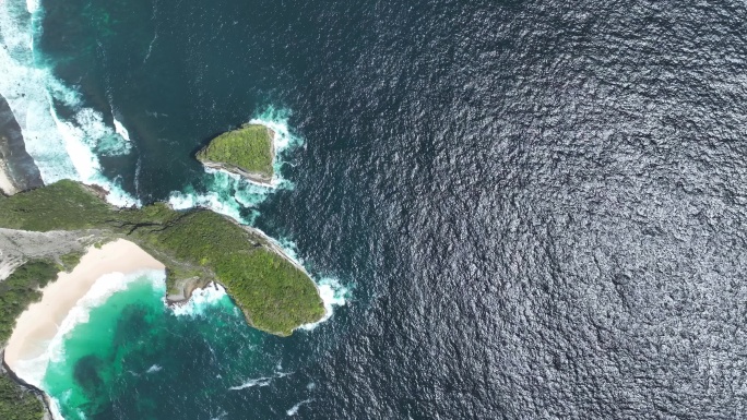 东南亚印尼巴厘岛佩尼达岛精灵坠崖自然风景