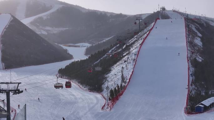 冬季滑雪航拍雪山超清