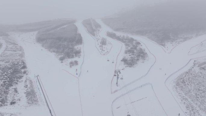 15下雪天的太舞滑雪小镇