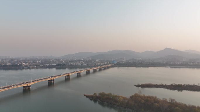 航拍襄阳汉江长虹大桥城市建筑交通风光