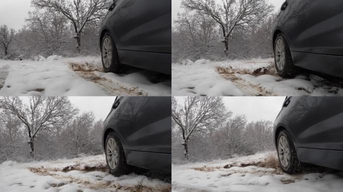 在雪山上开车