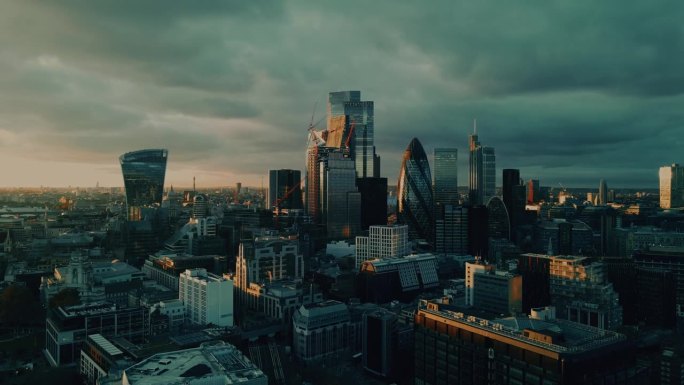 无人机视角下的伦敦城市高层建筑
