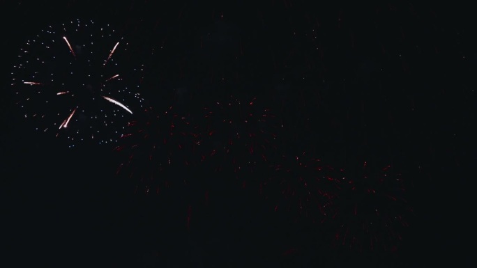 烟花庆祝夜空与各种节日。