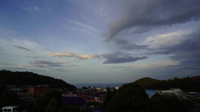 茶山村寨延时云海