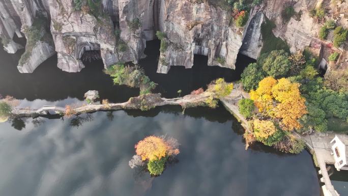 浙江绍兴 东湖公园 航拍乌篷船